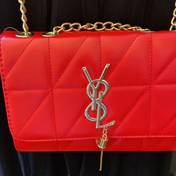 Beautiful red quilted shoulder bag - Picture 4 of 13